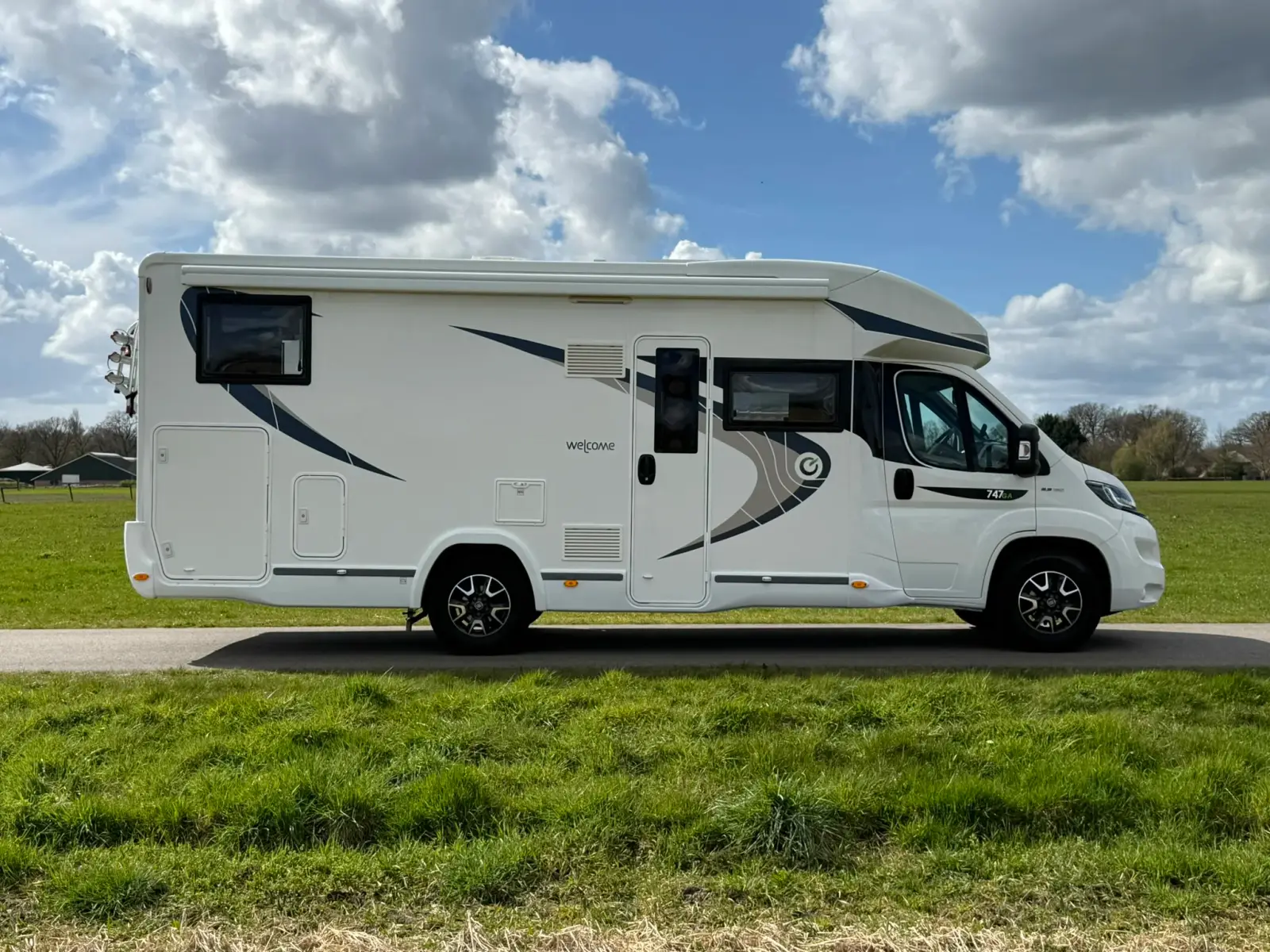 Chausson Welcome 747 zij-aanzicht